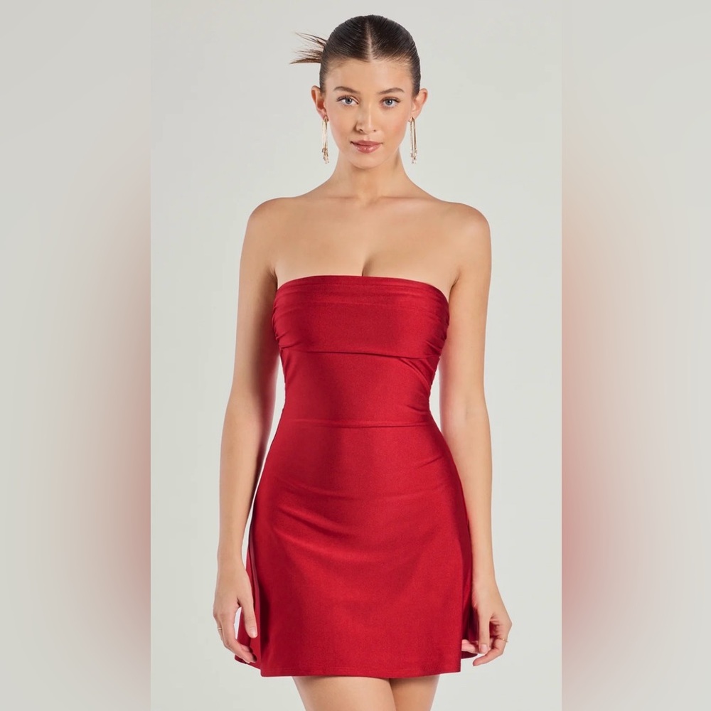 Windsor Strapless Scarlet Dress